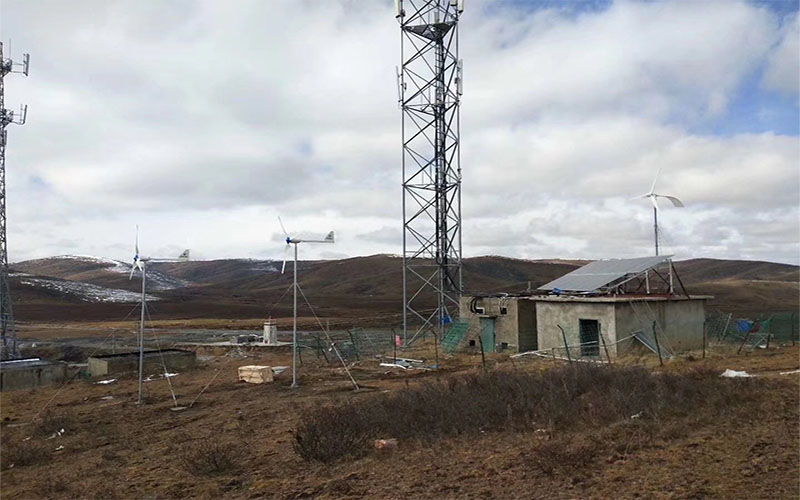 簡述分布式光伏發電與小型風力發電機的區別與關聯性