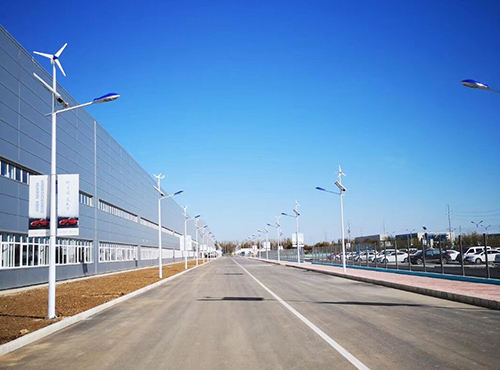南京歐陸電氣100臺設備配置功率為300W的風光互補路燈照明系統